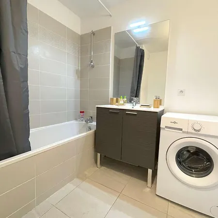 Apartament T2 Neuf Avec Piscine Et Terrasse, Centre Cavalaire, Parking Inclus - Fr-1-226b-191