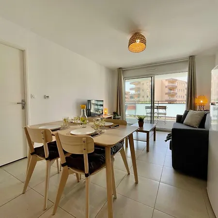 T2 Neuf Avec Piscine Et Terrasse, Centre Cavalaire, Parking Inclus - Fr-1-226b-191 *